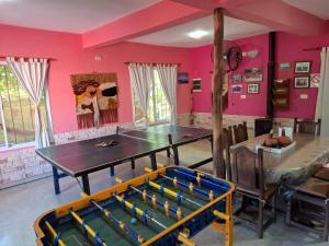 Πινγκ πονγκ στο Posada Abuela Emilia ή εκεί κοντά