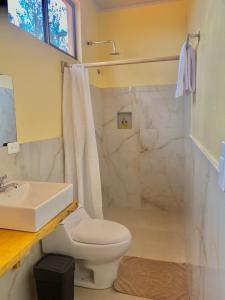 Koupelna v ubytování Inti Amanta Lodge