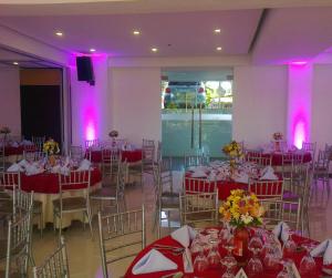 Restaurace v ubytování Mango Suites - Isabela