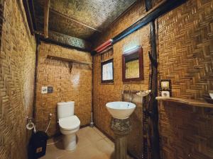 A bathroom at Sasak Experience