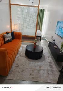 Χώρος καθιστικού στο Happy Stays