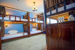 Postel nebo postele na pokoji v ubytování Memory Inn Guilin Central