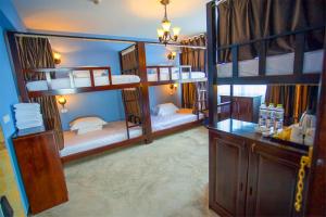 Postel nebo postele na pokoji v ubytování Memory Inn Guilin Central