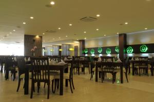 Restoran atau tempat lain untuk makan di Lombok Plaza Hotel and Convention