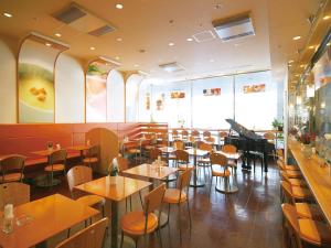 Restaurace v ubytování Hotel New Hankyu Osaka Annex + 12 fotografií