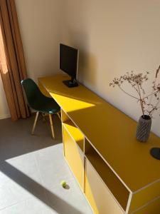 Μια τηλεόραση ή/και κέντρο ψυχαγωγίας στο Himmel & Holz