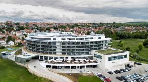 Budynek, w którym mieści się hotel
