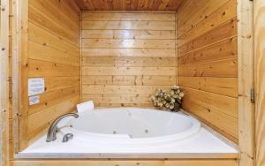 Vannituba majutusasutuses Rockytop Hideaway