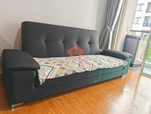 Stylish 2BR MOI Apt with Pool, Gym, Wi-Fi客房内的一张或多张床位