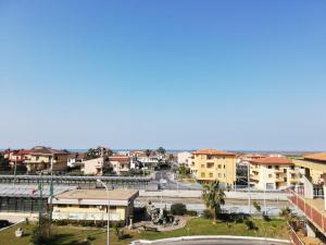 a view of a city with buildings and a street at Casa Savana in Cipollina