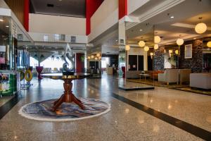 Vstupní hala nebo recepce v ubytování Hotel Sentral Seaview @ ​Beachfront