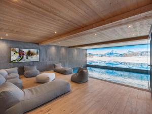 Bazén v ubytování Chalet 180 I Le Chalet Club nebo v jeho okolí