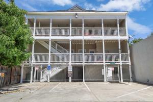 Μπαλκόνι ή βεράντα στο Barbiecore Dream Pad in Sacramento