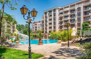 The swimming pool at or close to Cascadas Holiday Apartments
