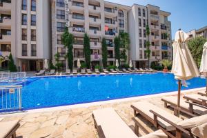 The swimming pool at or close to Cascadas Holiday Apartments