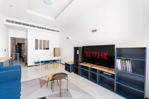 迪拜VayK - Spacious 2BR with Beach Access & Private Gym on Palm Jumeirah的相册照片