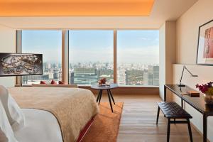 TV a/nebo společenská místnost v ubytování Bvlgari Hotel Tokyo + 37 fotografií