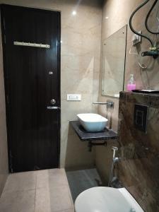Vannituba majutusasutuses P S Grand By Iconic Near Delhi International Airport