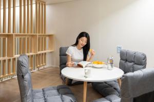 Гостиная зона в From H US Hotel with Aank Seoul Gangseo Hwagok