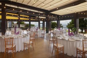 Restaurace v ubytování Hilton Dallas/Rockwall Lakefront Hotel + 37 fotografií