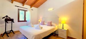 Gallery image of Finca rustica con piscina y barbacoa privada in Consell