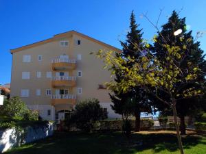 Budova, kde se apartmán nachází