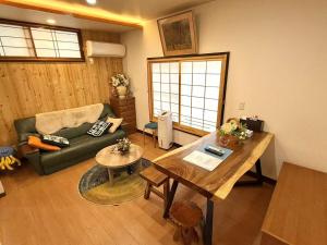 Posezení v ubytování TOKYO HOSHI VILLIA-Private Villa in Tokyo ideal for groups and families