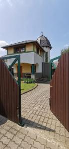 Budova, v ktorej sa apartmán nachádza