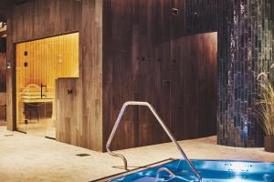 Bazén v ubytování Stord Hotel nebo v jeho okolí