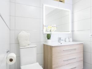 Kúpeľňa v ubytovaní Dúplex Moderno de Lujo con Terraza, Vista al Mar y Wi-Fi 600 mb - ES-279-10 + 17 fotografií