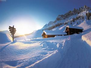 Modern Chalet in Mühlbach am Hochkönig near Ski Area during the winter