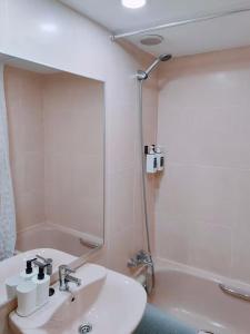 Ένα μπάνιο στο Apartamento Luminoso 35N