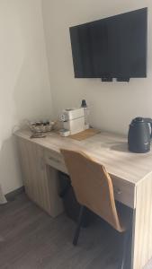 A television and/or entertainment centre at Holiday House Fifteen