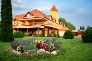 Vonkajšia záhrada v ubytovaní Termál Hotel Vesta