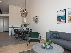 Posezení v ubytování 6 person holiday home in Ringkøbing