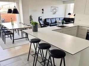 Kuchyň nebo kuchyňský kout v ubytování 8 person holiday home in Ringkøbing