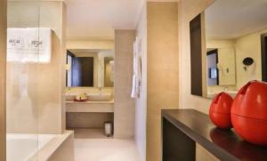 Koupelna v ubytování Kech Boutique Hotel & Spa
