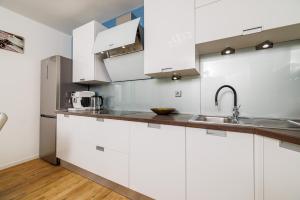 Kuchyň nebo kuchyňský kout v ubytování Villa Ceca