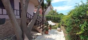 Zahrada ubytování Skafidia Villa Yucca - Garden Haven Retreat