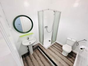 Ένα μπάνιο στο Central Lisbon rooms, top best location for tourists