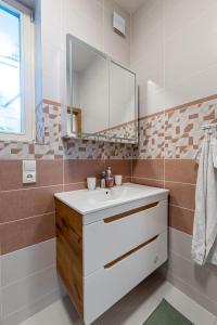 Bilik mandi di Spoon Apartment Prague 1A +9 gambar