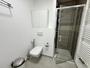 Et badeværelse på Le Palmier + 32 billeder