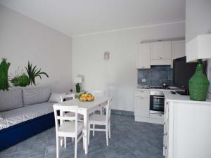 Gallery image of Appartamento Porpora in Villammare +13 photos