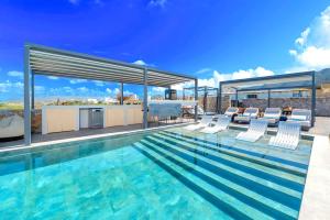 Gallery image of Grey Grand Villa Privater Pool in Asprouliánoi
