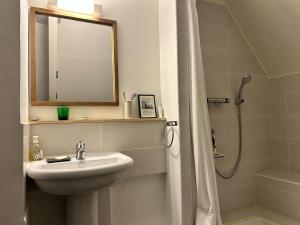 エルキにある667 - Charmante maison en pierre à Erquy, à quelques minutes des plages et du centreのギャラリーの写真