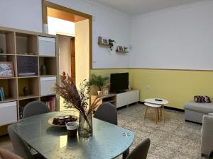 Μια τηλεόραση ή/και κέντρο ψυχαγωγίας στο Edara Home