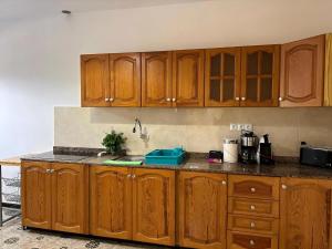 Η κουζίνα ή μικρή κουζίνα στο Edara Home