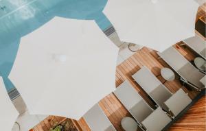 Basen w obiekcie Hochwertige Ferienwohnung lub w pobliżu