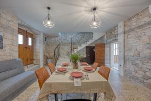 Χώρος καθιστικού στο Holiday House Vili