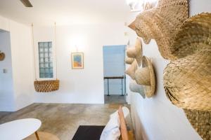 Posedenie v ubytovaní KAHILOM Nest Self-Service Home in Rainforest Nest with Kitchen - Monkeys, Bats, Pet Friendly with a Fee
